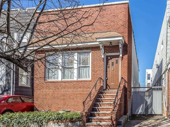 78-18 74th St, Flushing, NY 11385