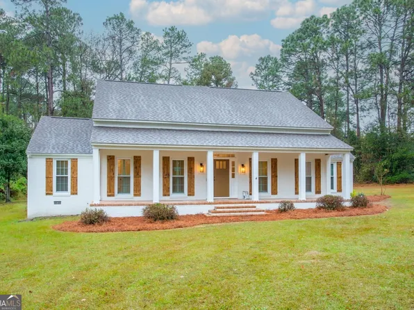 11 Country Squire Dr, Statesboro, GA 30458