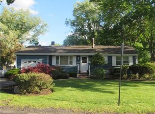 1475 Cedarwood Dr, Piscataway, NJ