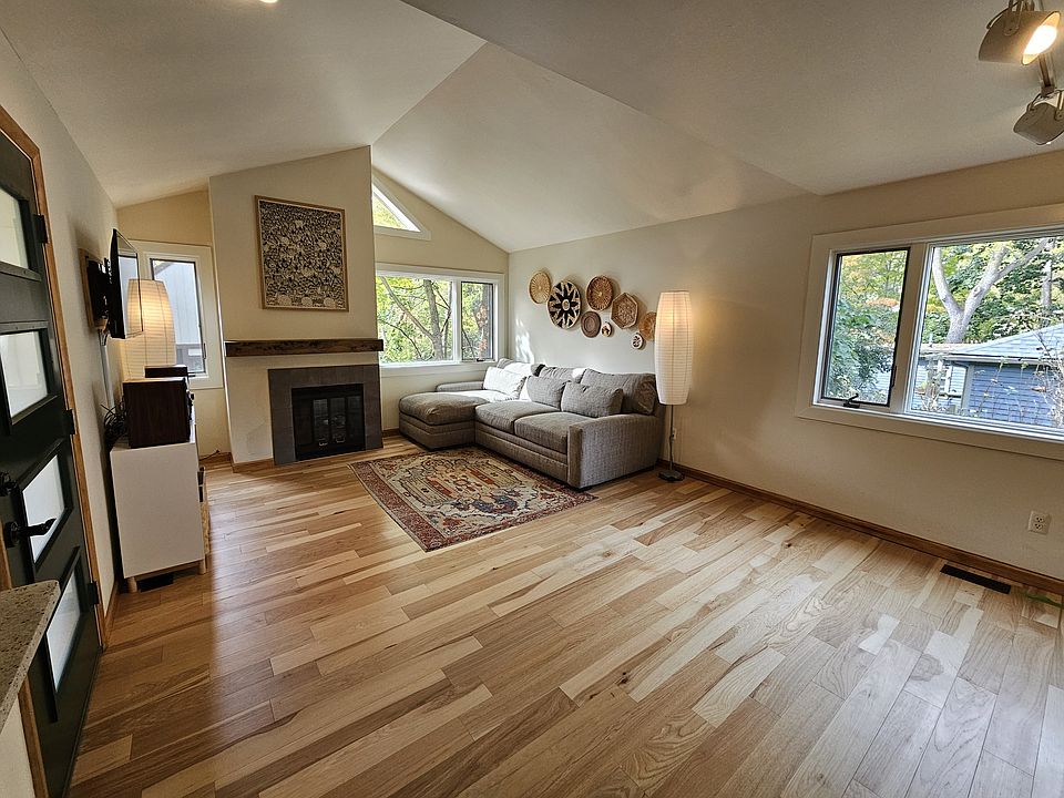 1st image of 808 Jones Dr