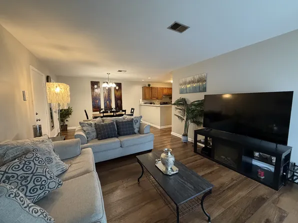 300 Grosvenor Ln APT 3, Stafford, VA 22556
