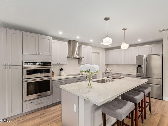 4th image of 6926 E MORELAND Street