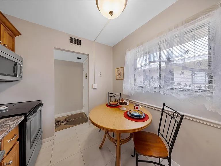 5250 Las Verdes Cir #317 — Photo 5