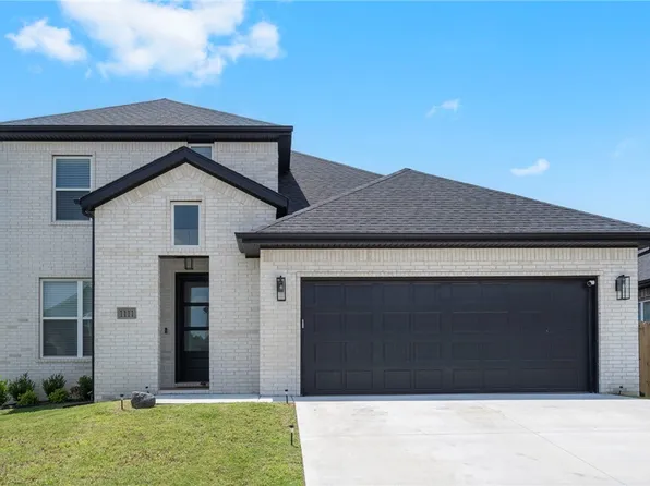 1111 Mammoth St, Bentonville, AR 72713