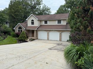 112 Ivyside Estates Ln, Altoona, PA 16601