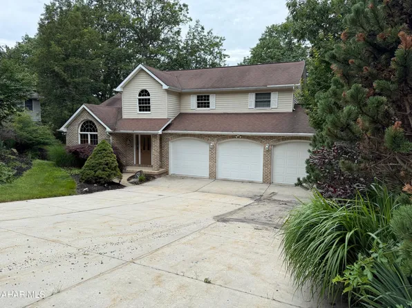 112 Ivyside Estates Ln, Altoona, PA 16601