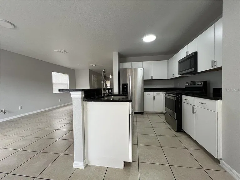 572 Cresting Oak Cir #19 — Photo 7