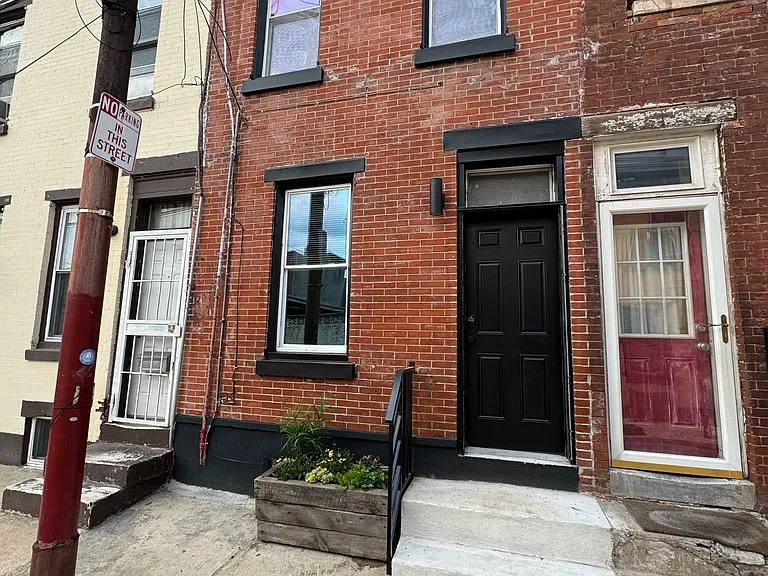 2030 Waterloo St — Photo 10