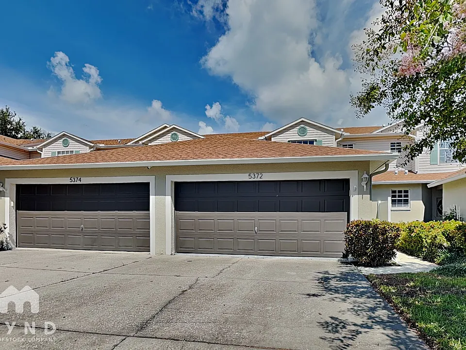 5372 Neil Dr