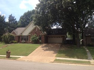 1085 Dove Hollow Dr, Cordova, TN 38018