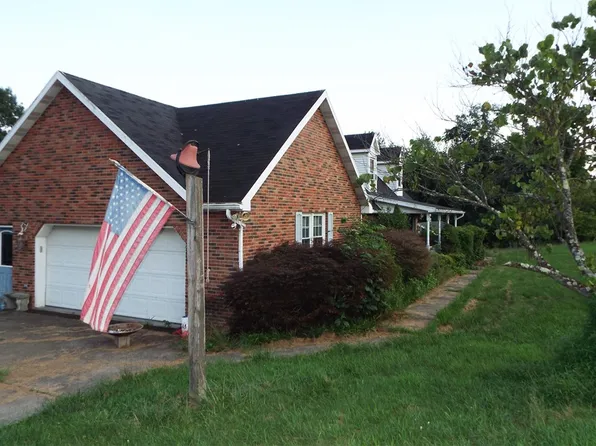 25 Linton Aly E, Fredericktown, PA 15333