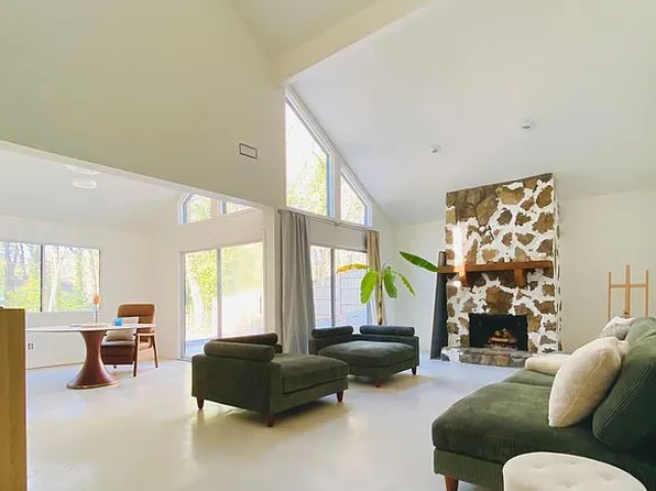 2218 Cedar Forks Dr, Marietta, GA 30062