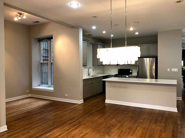 859 N Lasalle St #1 — Photo 5
