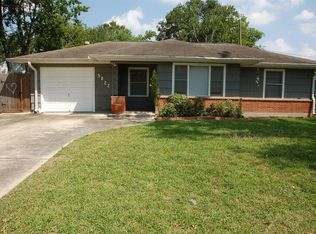 5822 Grape St, Houston, TX 77074