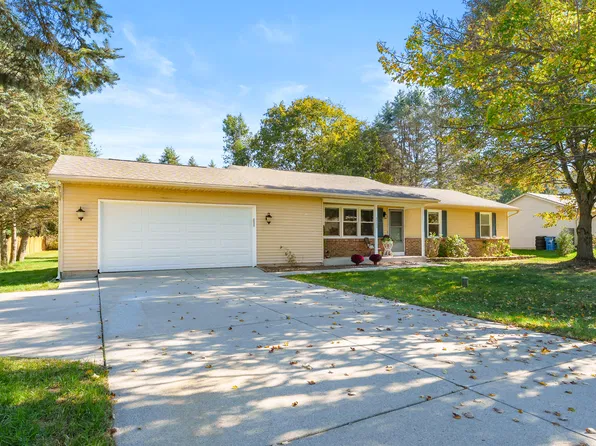 48559 Hickory Ln, Mattawan, MI 49071