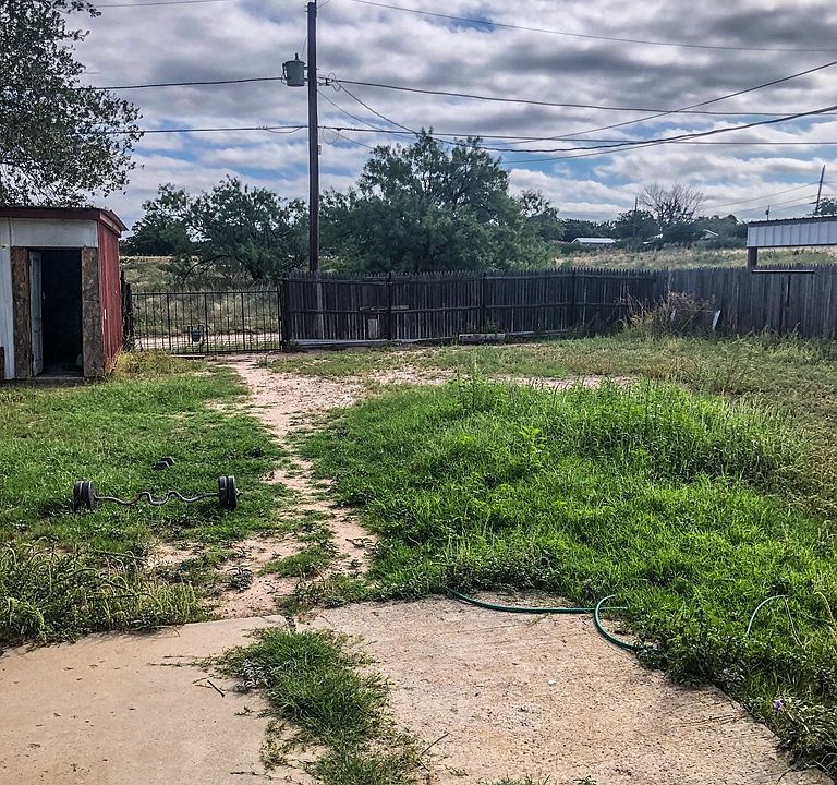 2nd image of 209 Circle Dr