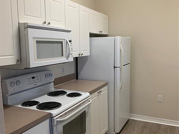 3rd image of 5146 Northridge Rd Unit 307