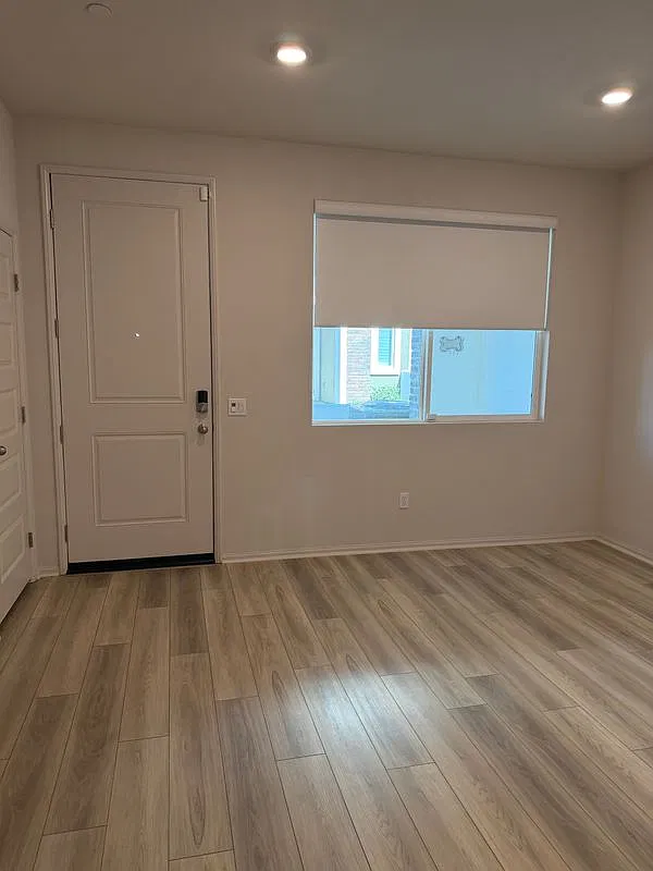 3 bed, 3.0 bath, 1791 sqft, $3,900 — Photo 4