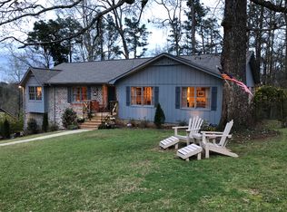 2608 Creekview Dr, Hoover, AL 35226