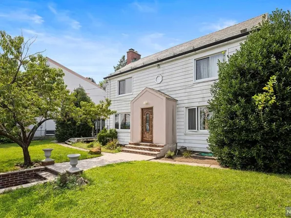 7 Cecelia Ave, Cliffside Park, NJ 07010