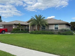 215 Monterey Way, Royal Palm Beach, FL 33411