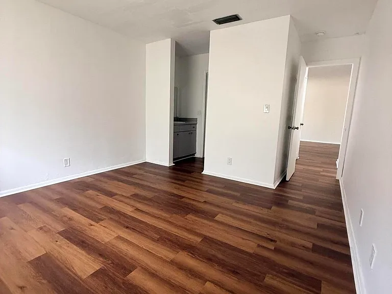 4001 NW 31st Ave #4 — Photo 18
