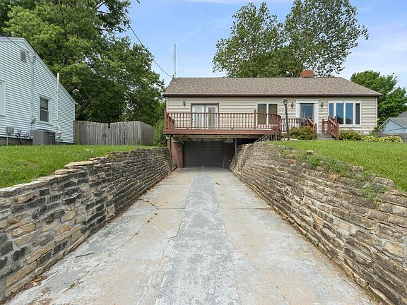 3rd image of 100 Brief St