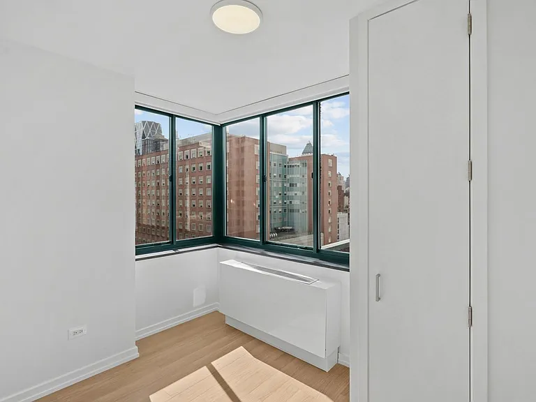 200 W 60th St #15G — Photo 16