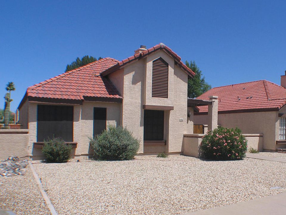 1st image of 1936 E Velvet Dr
