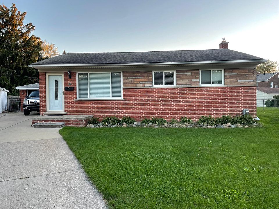 1st image of 215 Edcliff Ct