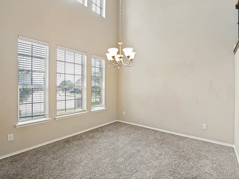 1305 Lone Pine Dr — Photo 11
