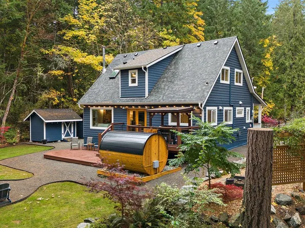 1409 Hillgrove Rd, North Saanich, BC V8L 5K6