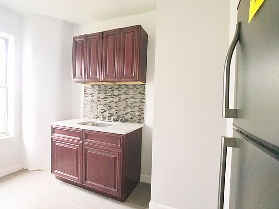 2nd image of 133 W 145th St APT 25
