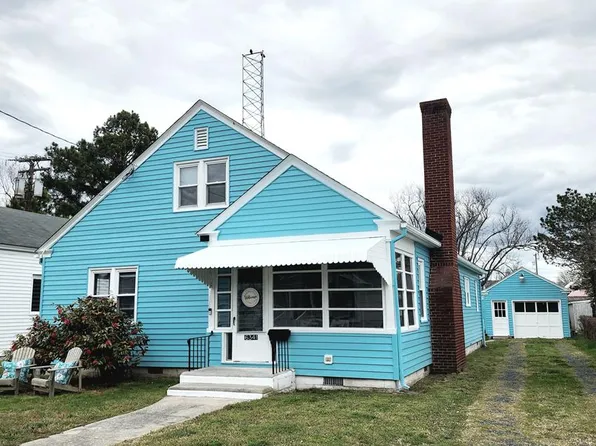 6341 Mumford St, Chincoteague, VA 23336