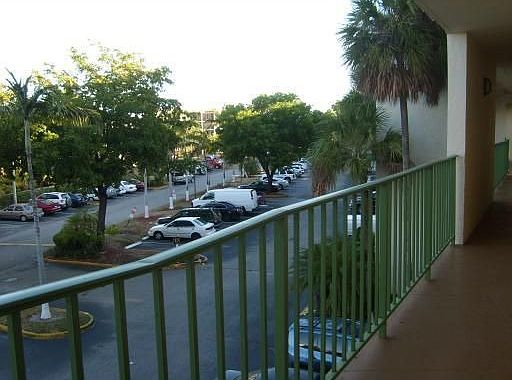 3rd image of 8810 Fontainebleau Blvd APT 115