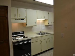 1034 Alpine Ridge Dr UNIT E2, Ballwin, MO 63021