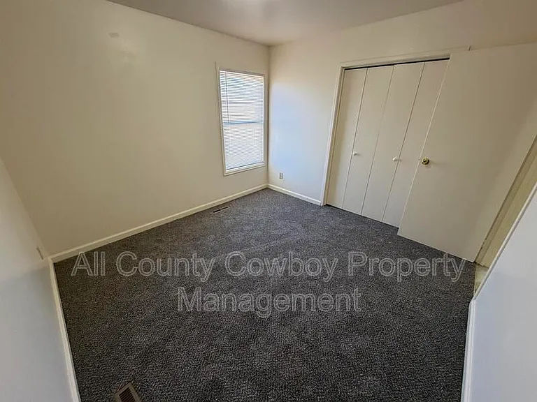 212 Norma Ct — Photo 8
