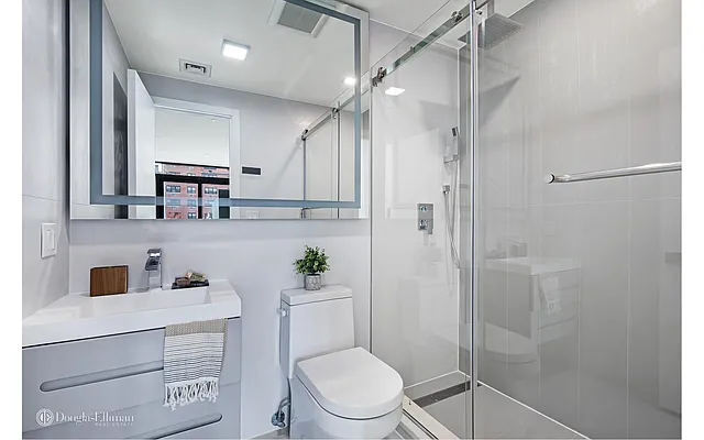 Sold by Douglas Elliman | media 22