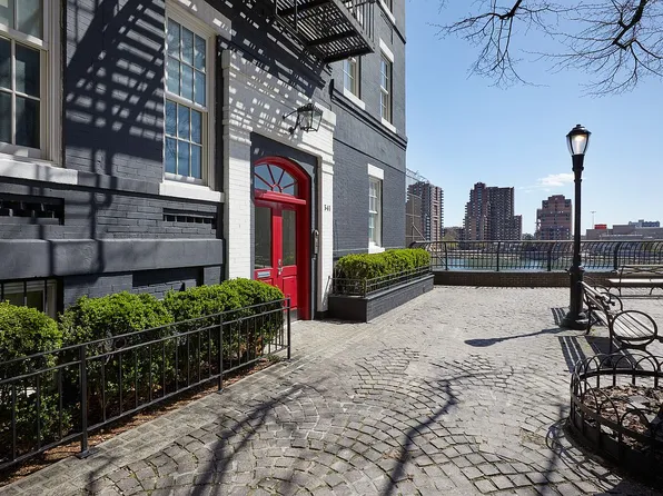 541 E 72nd St #2/3, New York, NY 10021