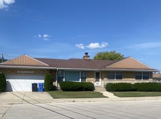 8425 W Sunnyside Ave, Chicago, IL