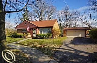 1st image of 780 Parkview Dr