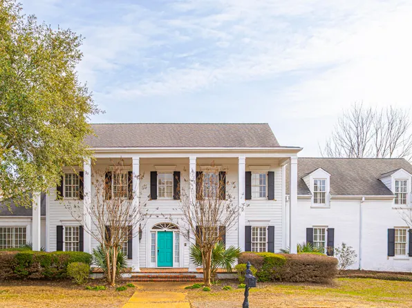 124 Country Club Dr, Madison, MS 39110