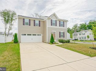 100 Carissa Ln, Sicklerville, NJ 08081