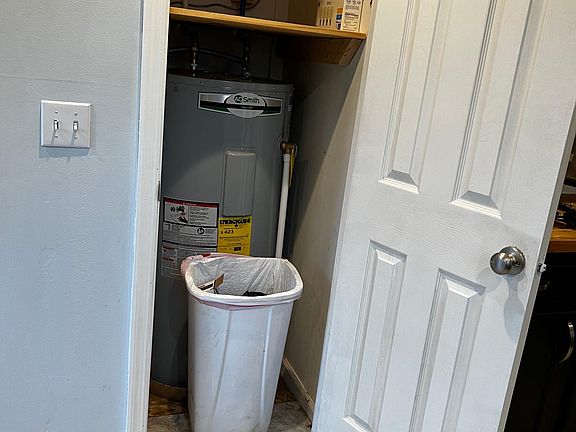 Kitchen closet