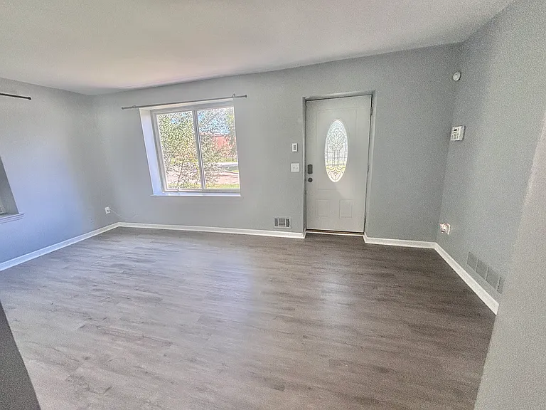 1751 Clara St — Photo 72