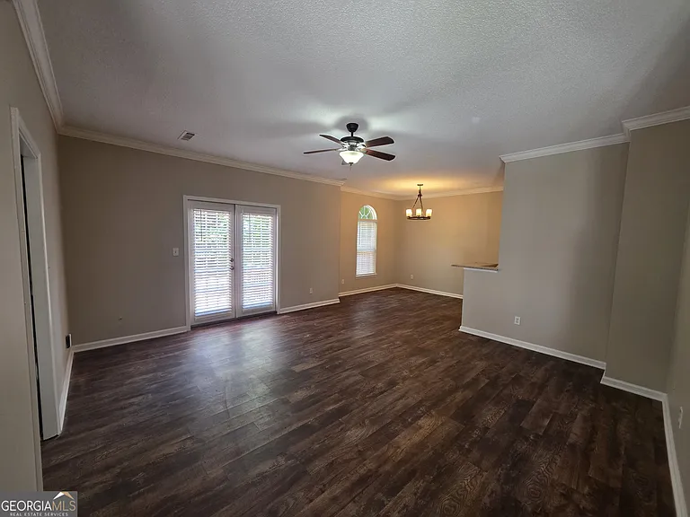 602 N Fairfield Dr — Photo 2