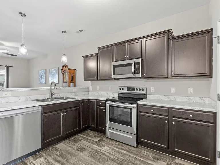 3 Jaydn Dr W — Photo 9