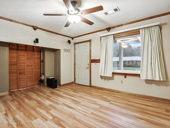 2nd image of 502 Ramsey Ave