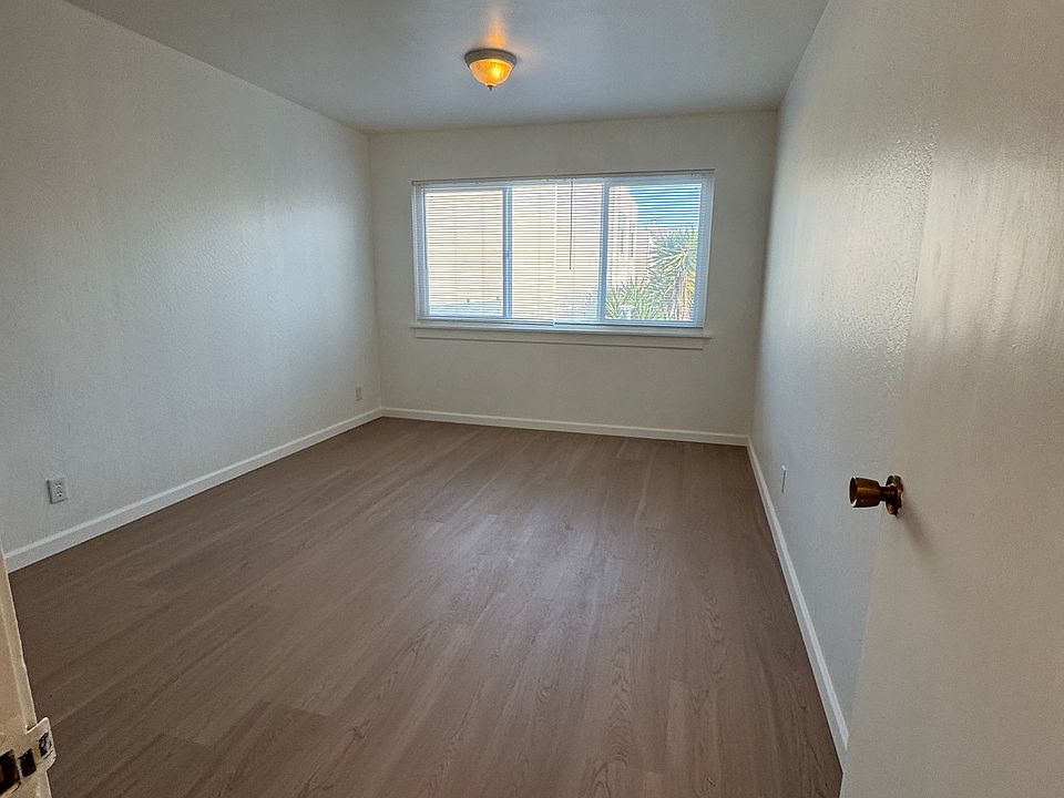 2nd image of 1030 Irving St APT 3