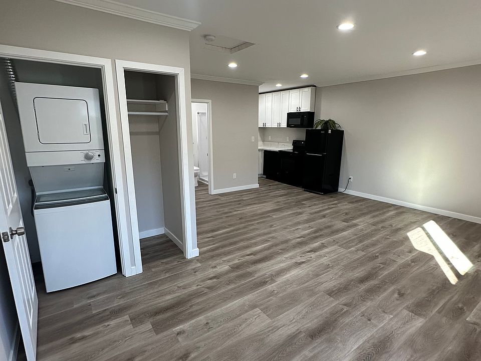 1st image of 536 Berryhill Dr #1A